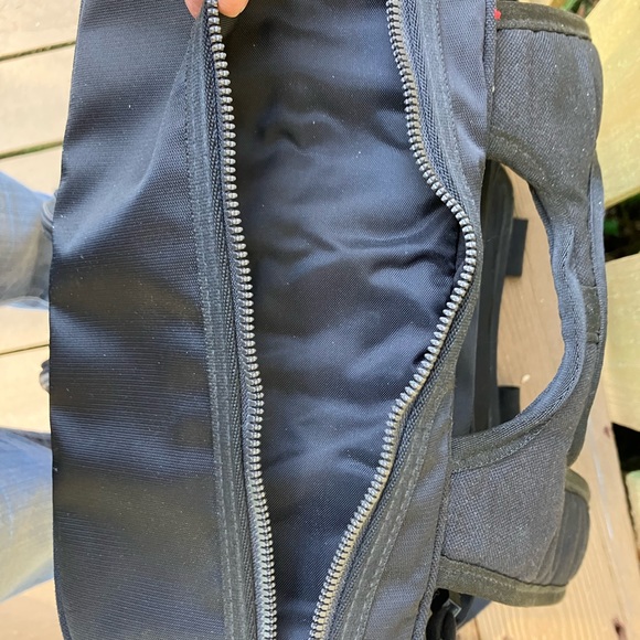 Huge Banana Republic backpack w/tons of storage.Great for travel/hiking/camping. - Picture 5 of 11